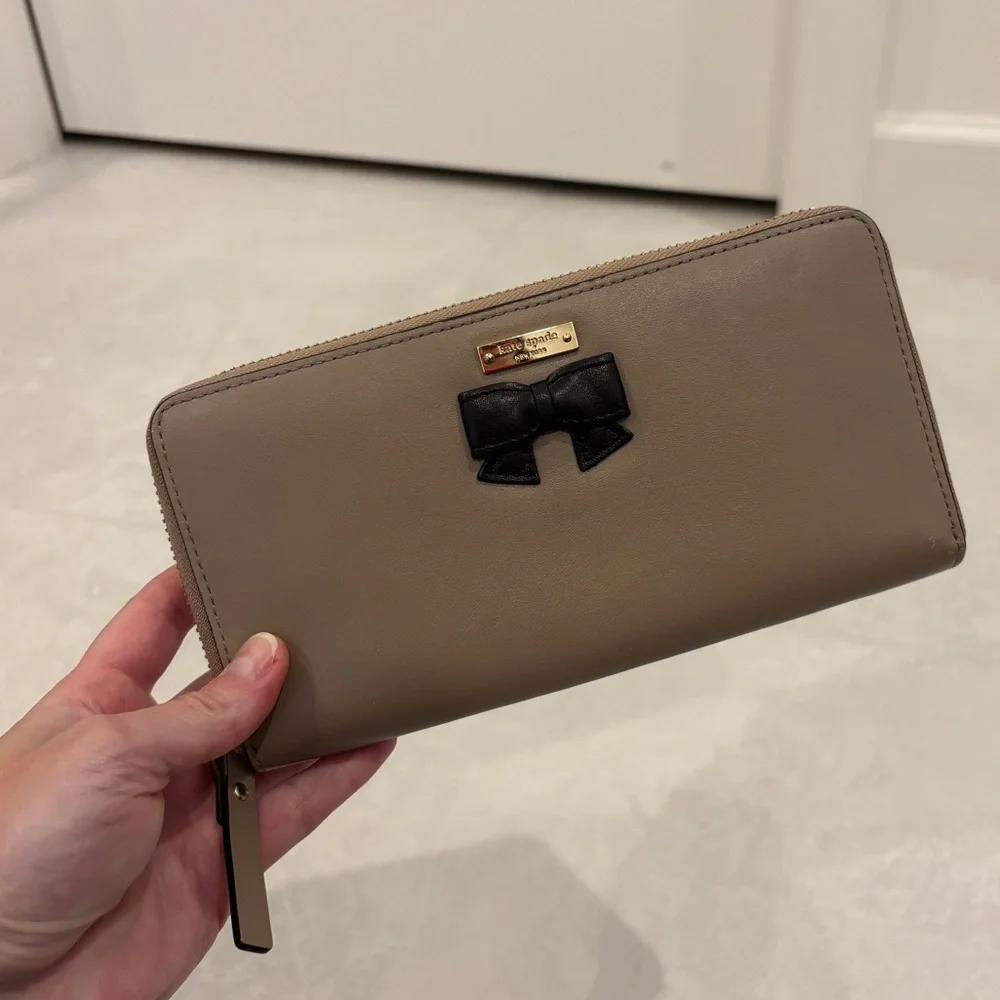 Kate Spade Hanover Street Lacey Wallet with Bow Putty Black